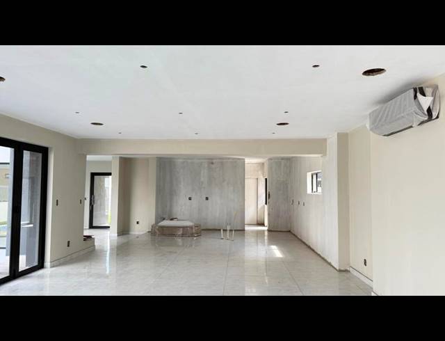 5 BEDROOM HOUSE FOR SALE IN MIDSTREAM HEIGHTS